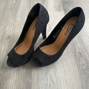 Candies peep toe pumps